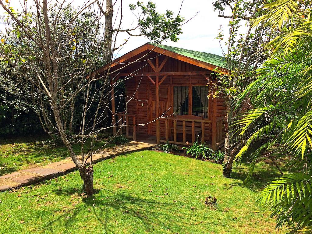 Grandpas Hotel & Restaurante Cartago Szoba fotó